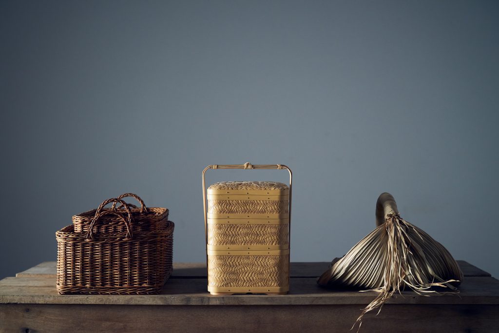 カゴアミドリ「はこぶ かざる しまう」展