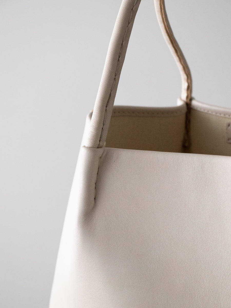 nousnous LL WHITE