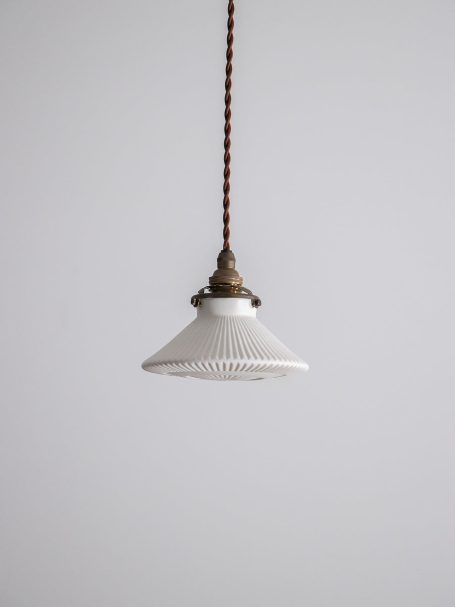 Cone S / close / accordion