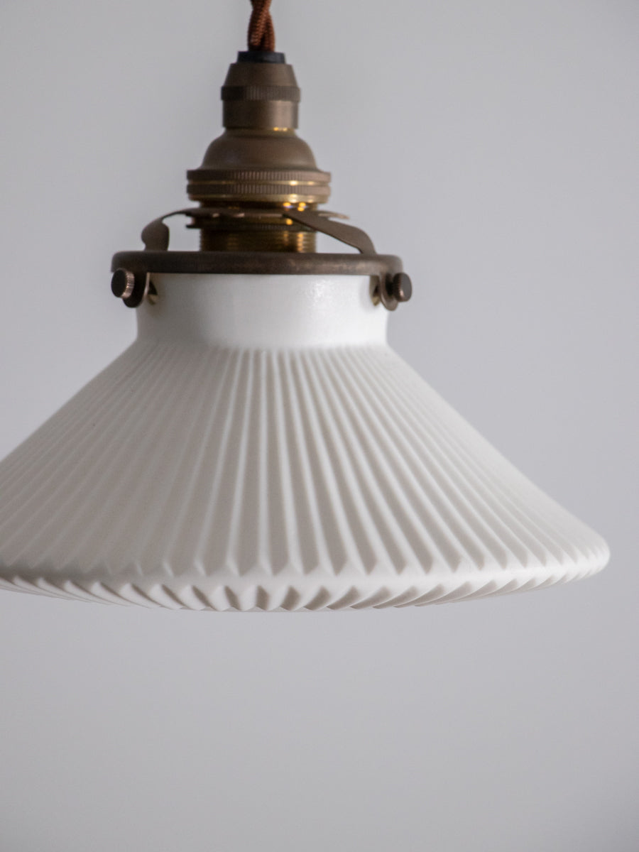 Cone S / close / accordion