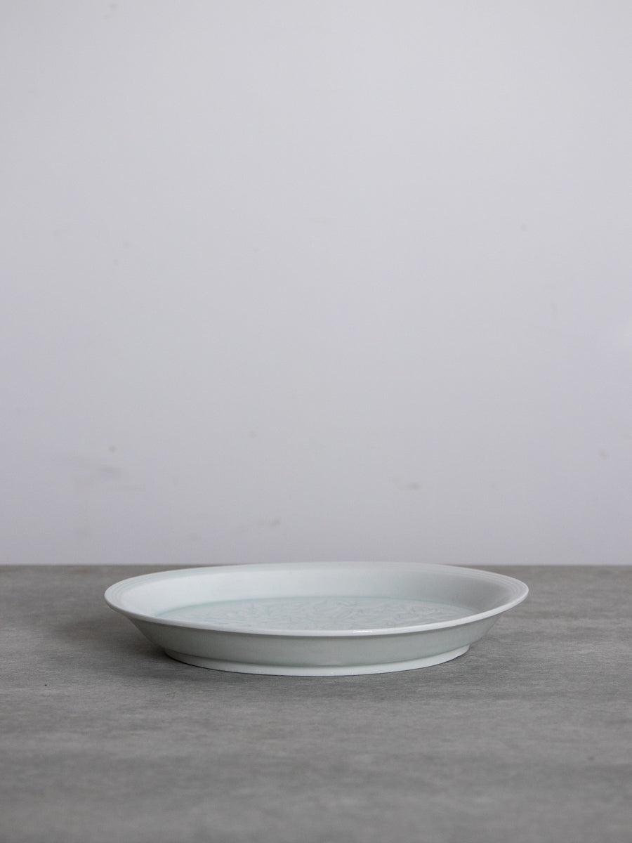 白磁牡丹文平皿