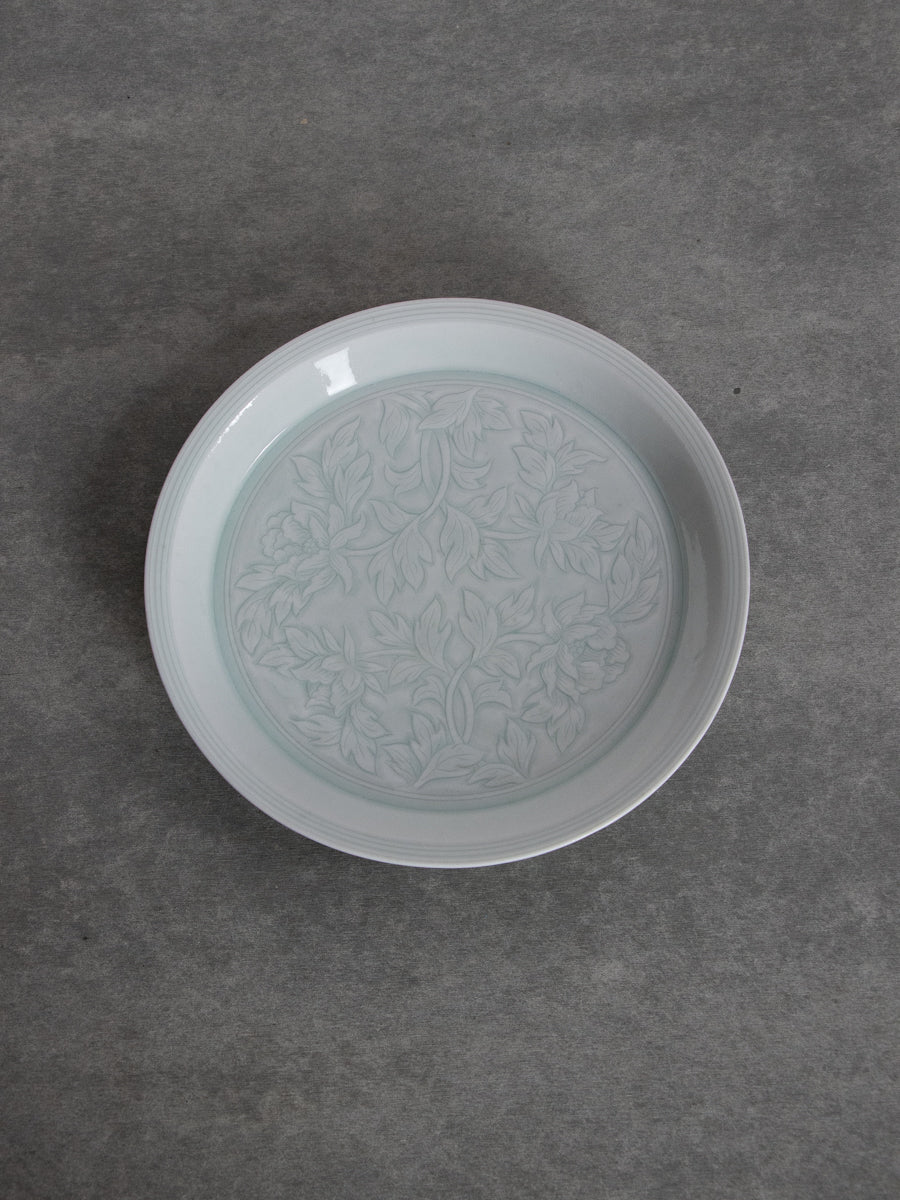 白磁牡丹文平皿