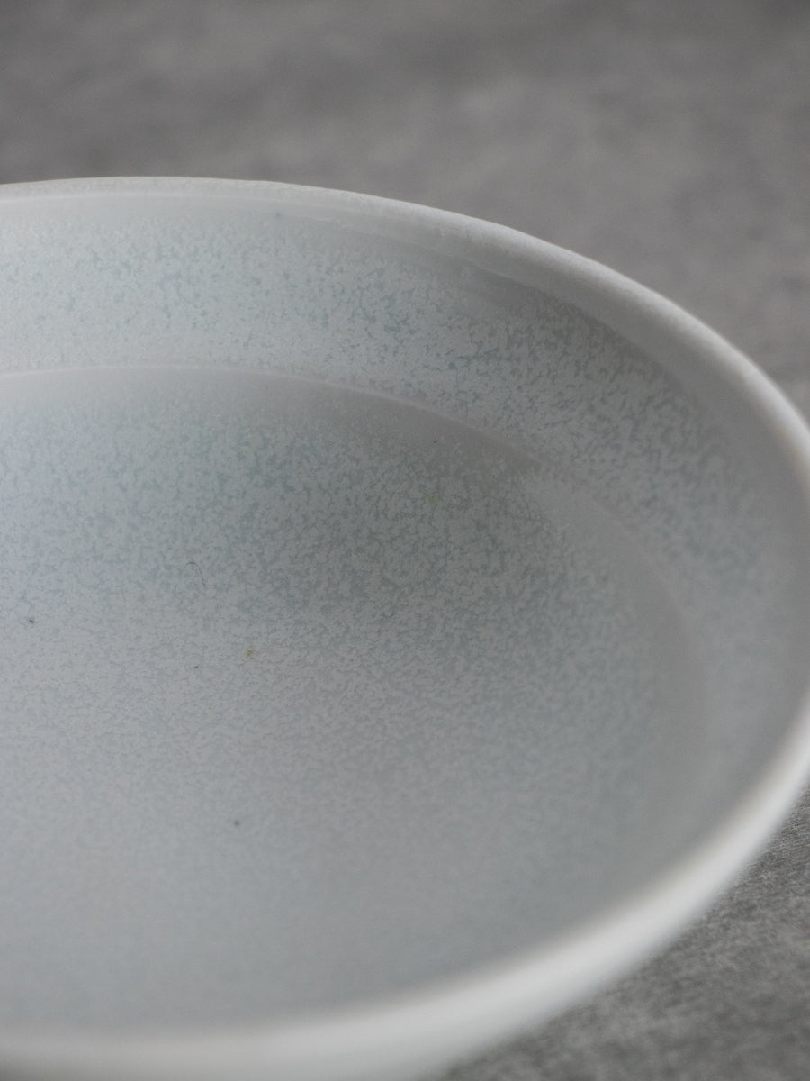 白磁縁丸小鉢(青)