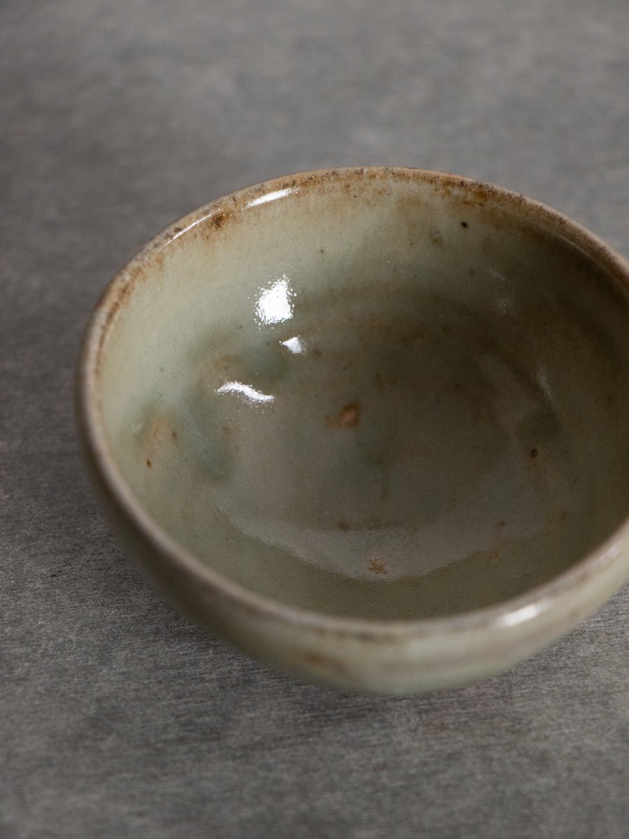可児土灰釉平盃