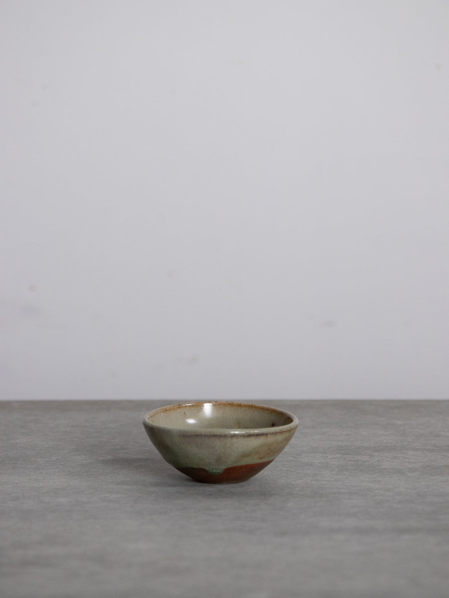 可児土灰釉平盃