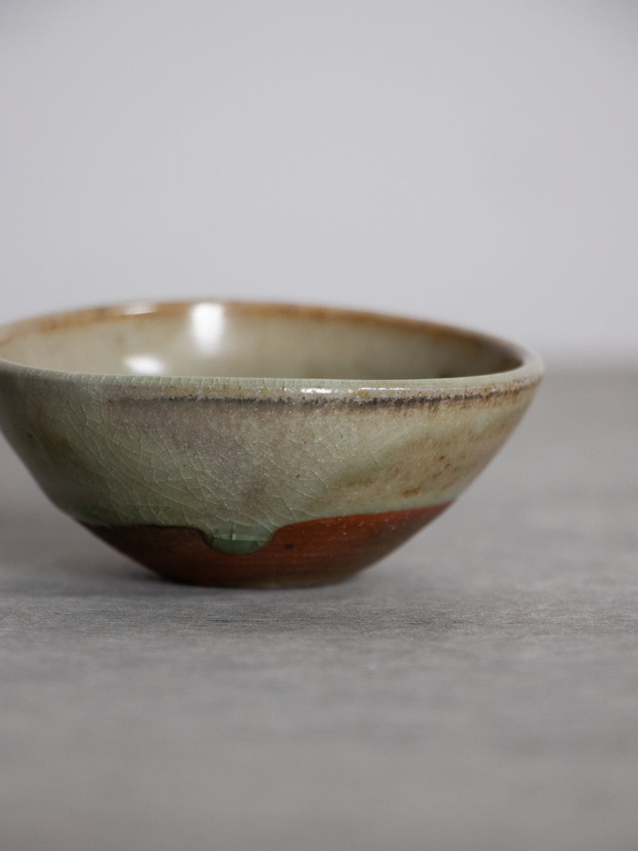 可児土灰釉平盃