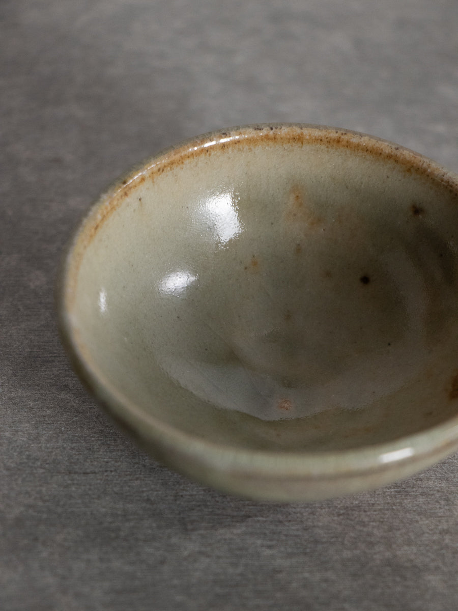 可児土灰釉平盃