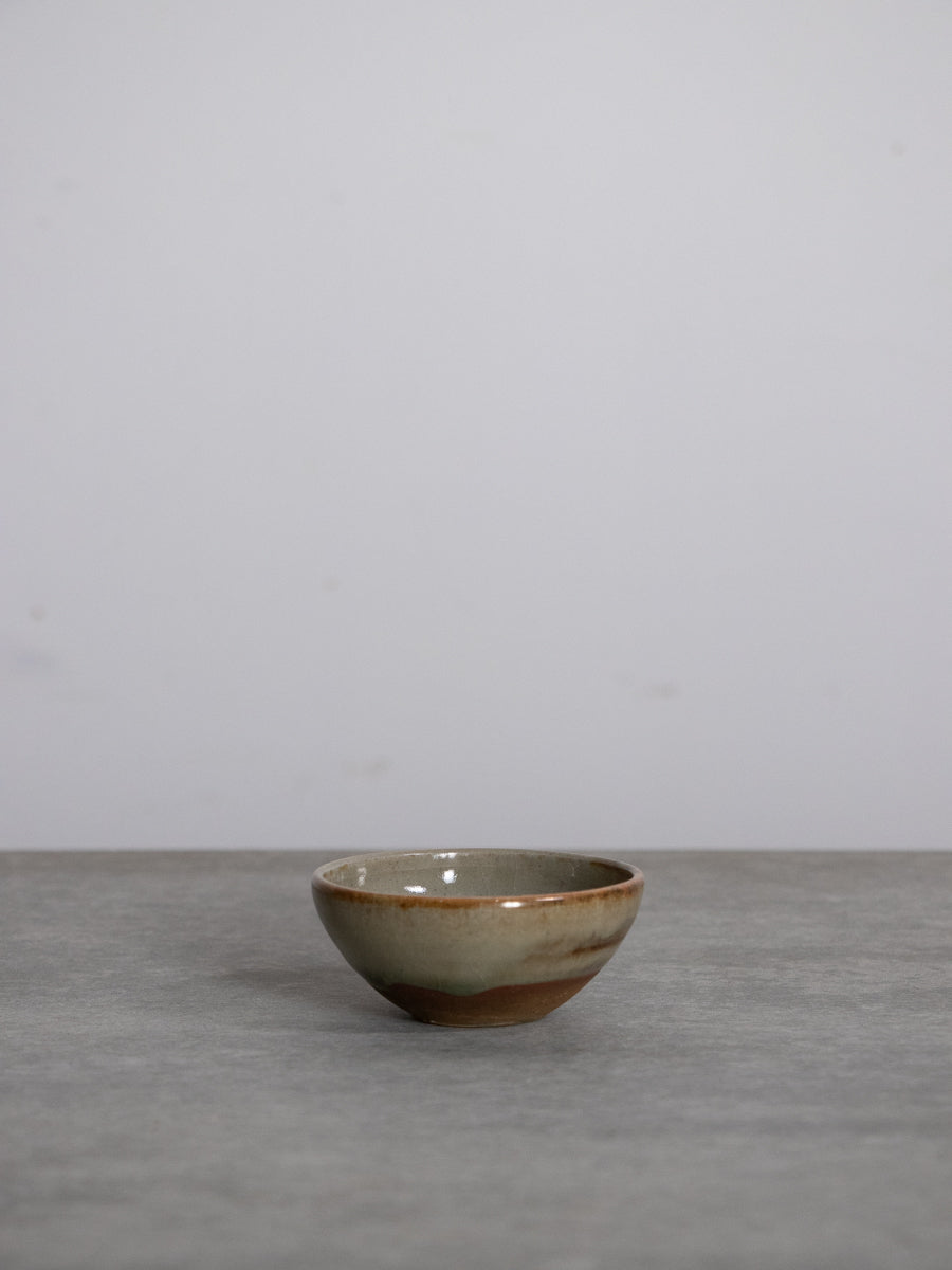 可児土灰釉平盃