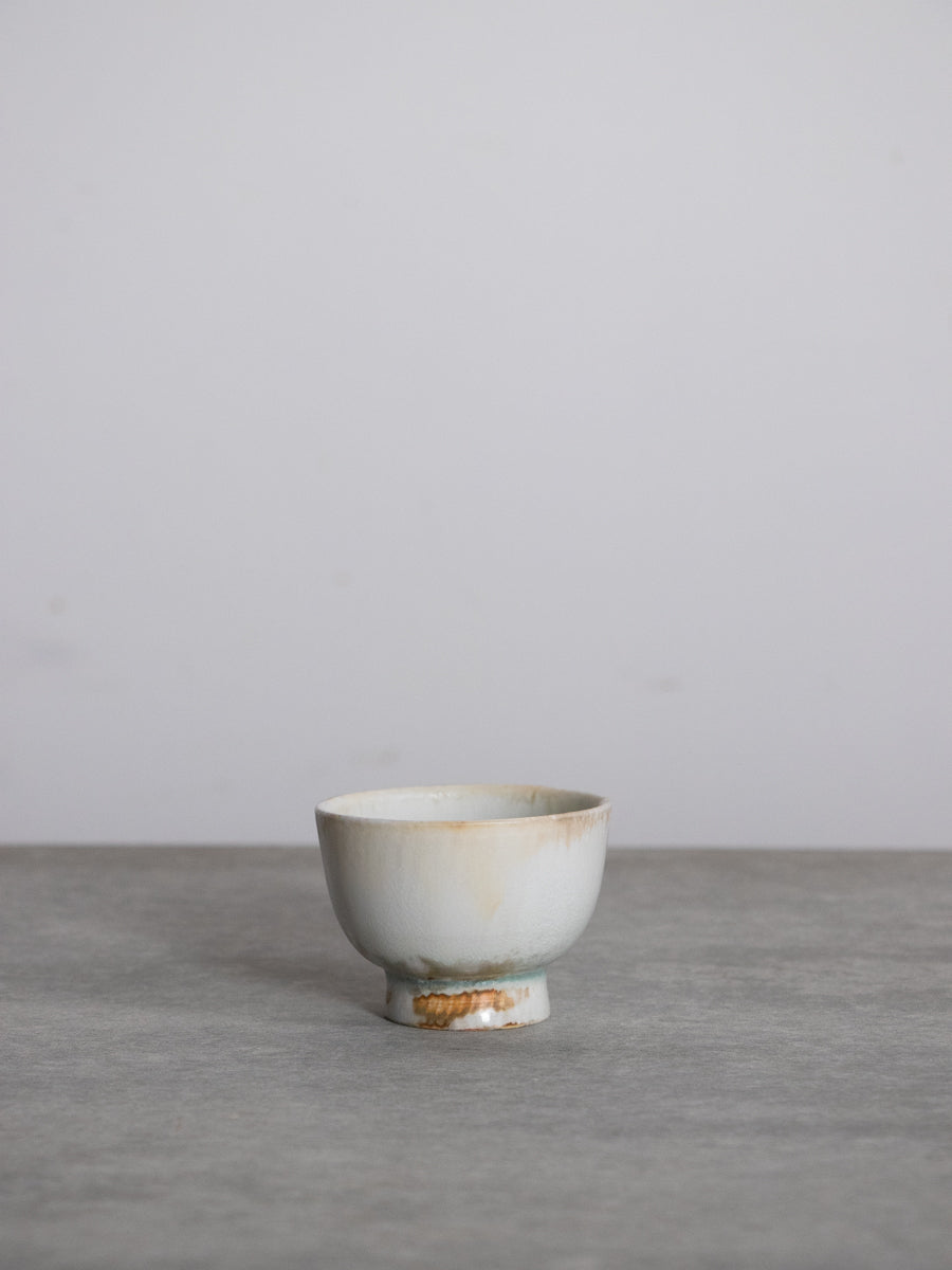 白磁合鹿ぐいのみ(ツヤ)