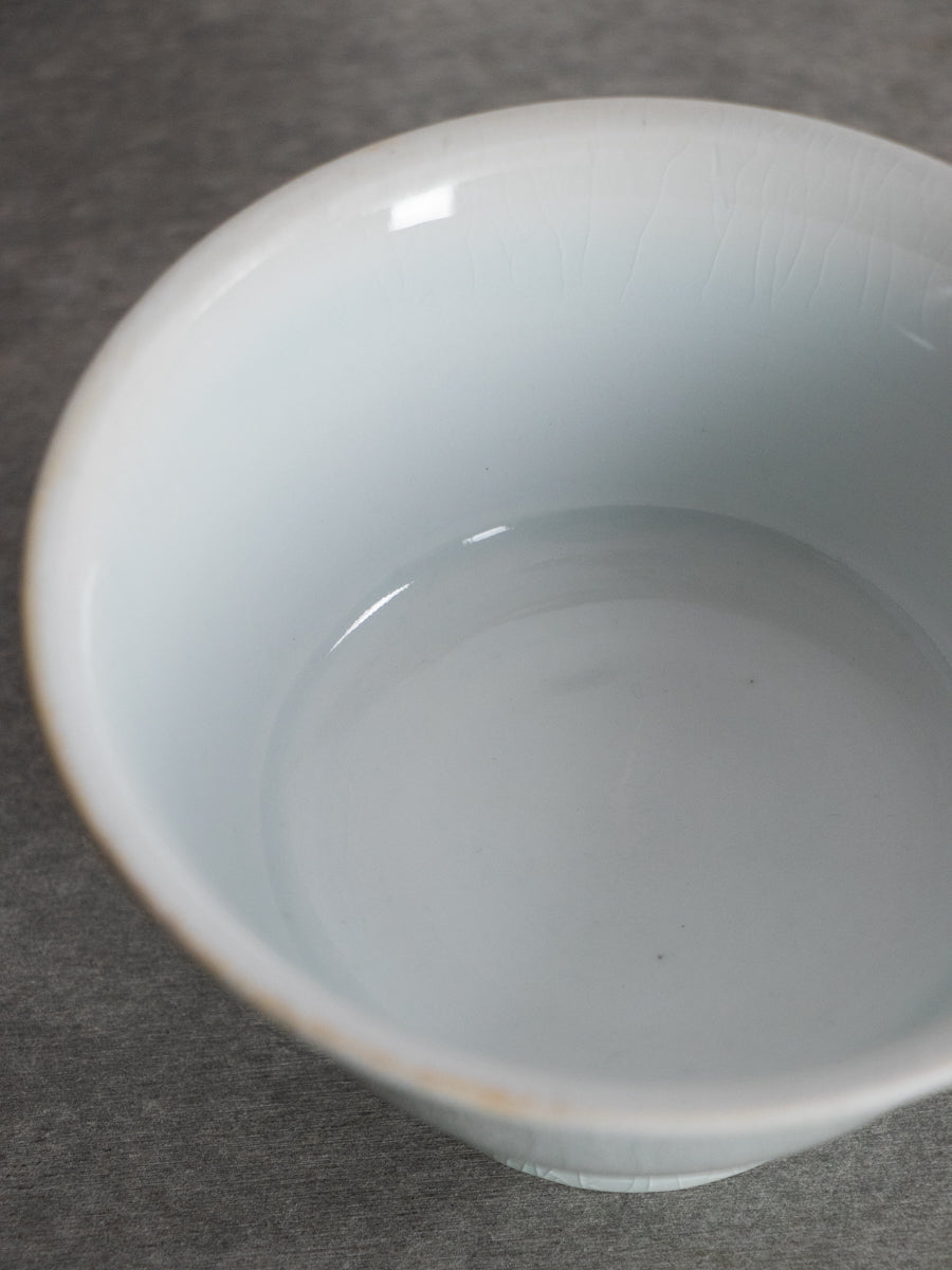 白磁端反碗(青)