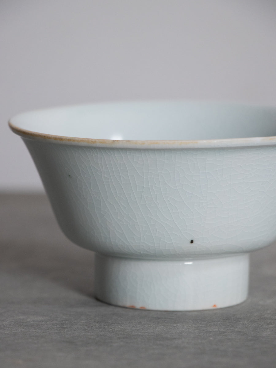 白磁端反碗(青)