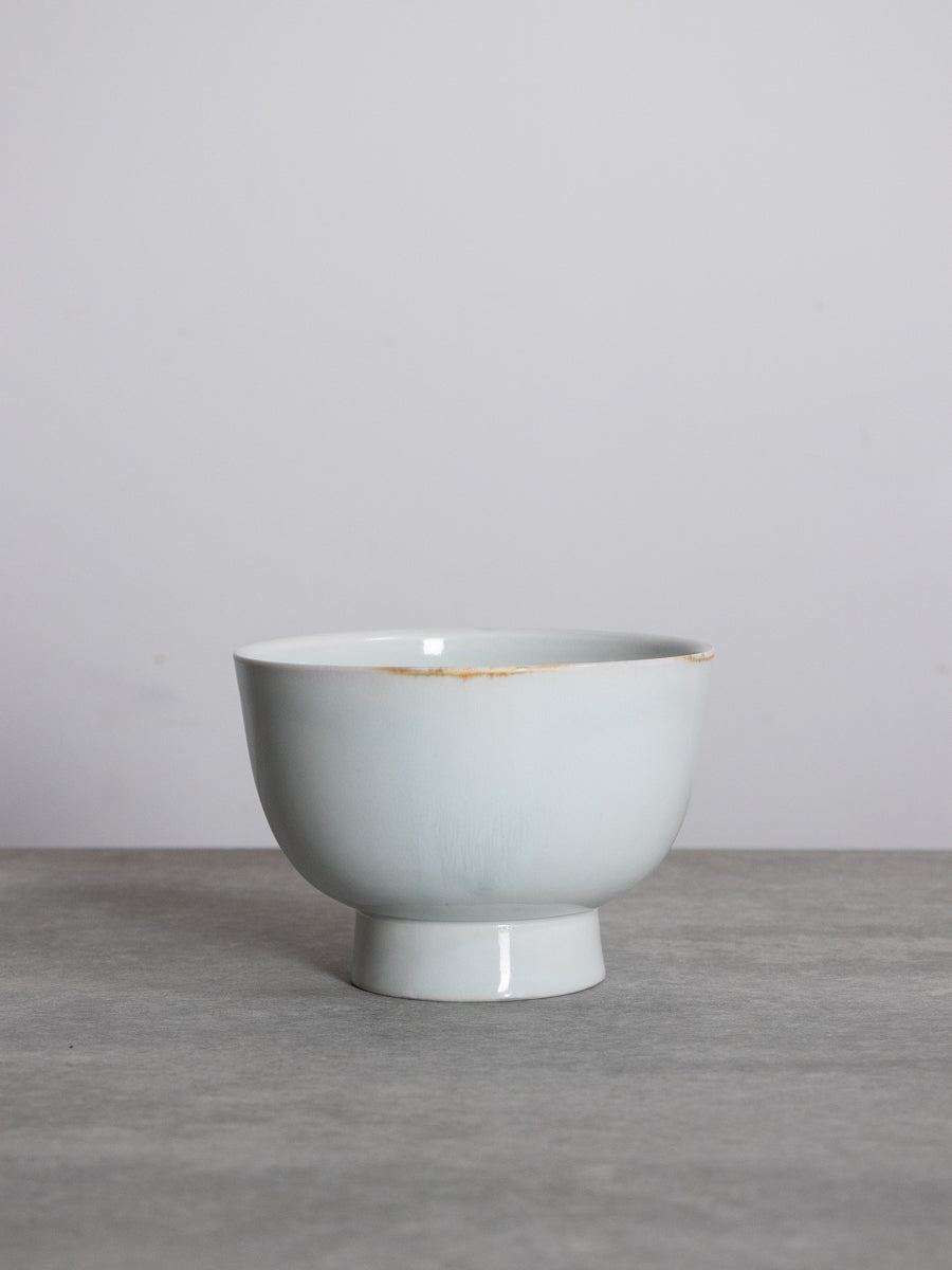 白磁合鹿碗(乳濁)