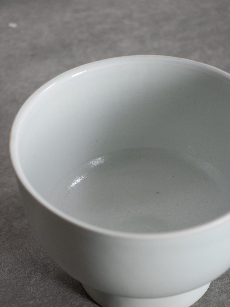 白磁合鹿碗(乳濁)