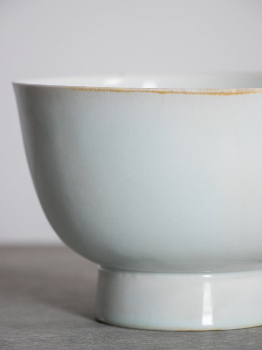 白磁合鹿碗(乳濁)