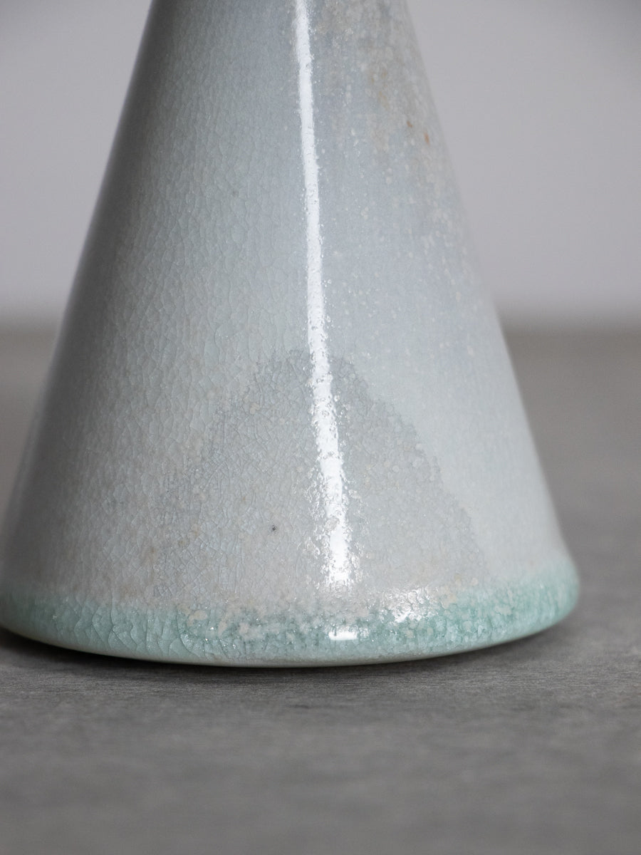 白磁盛砂一輪挿し_中