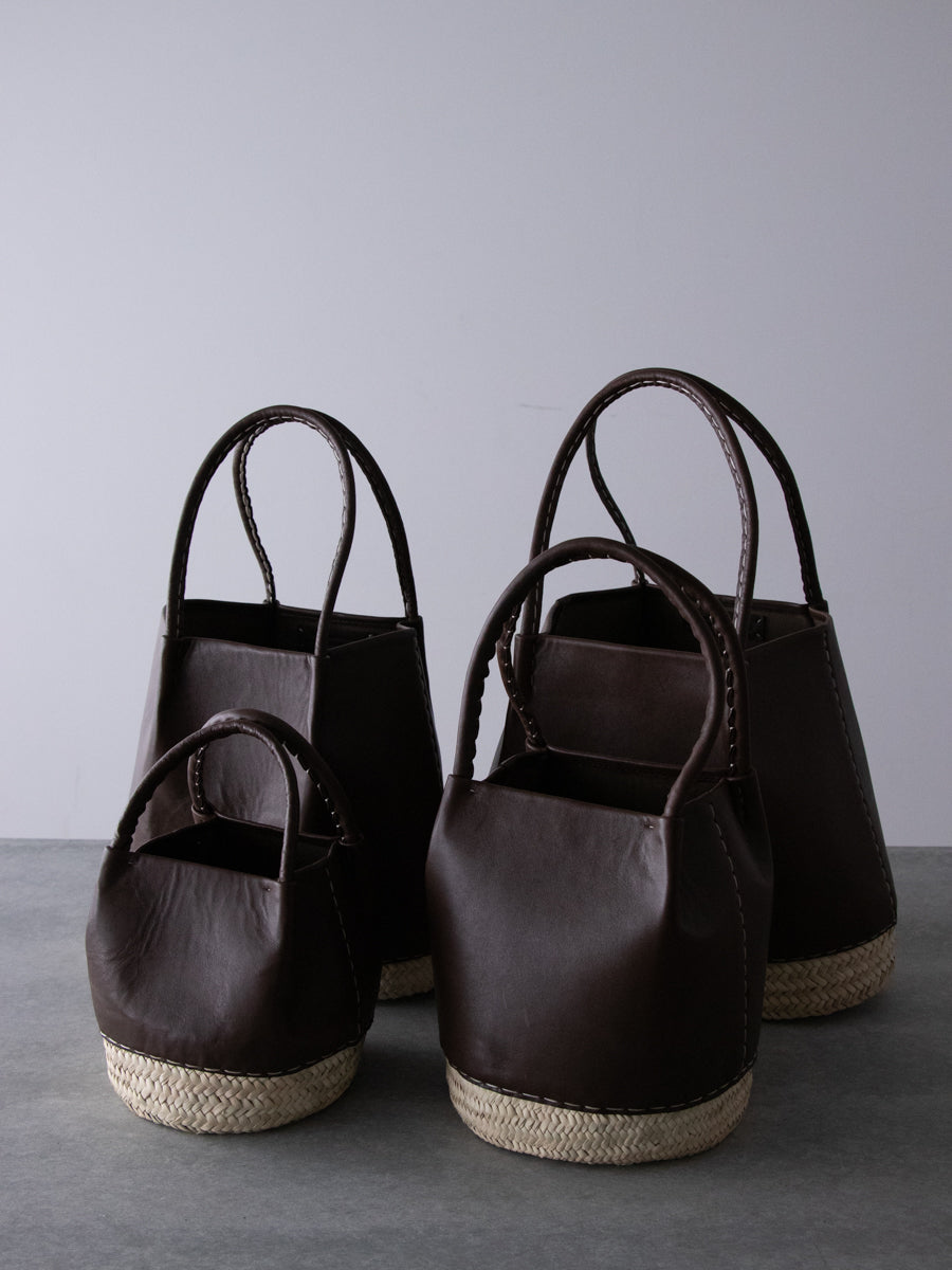 nousnous S BROWN