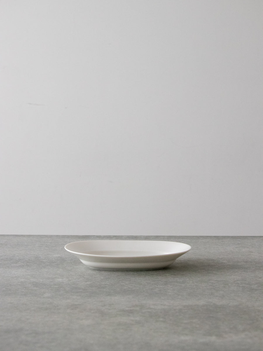 oval plate lily white S