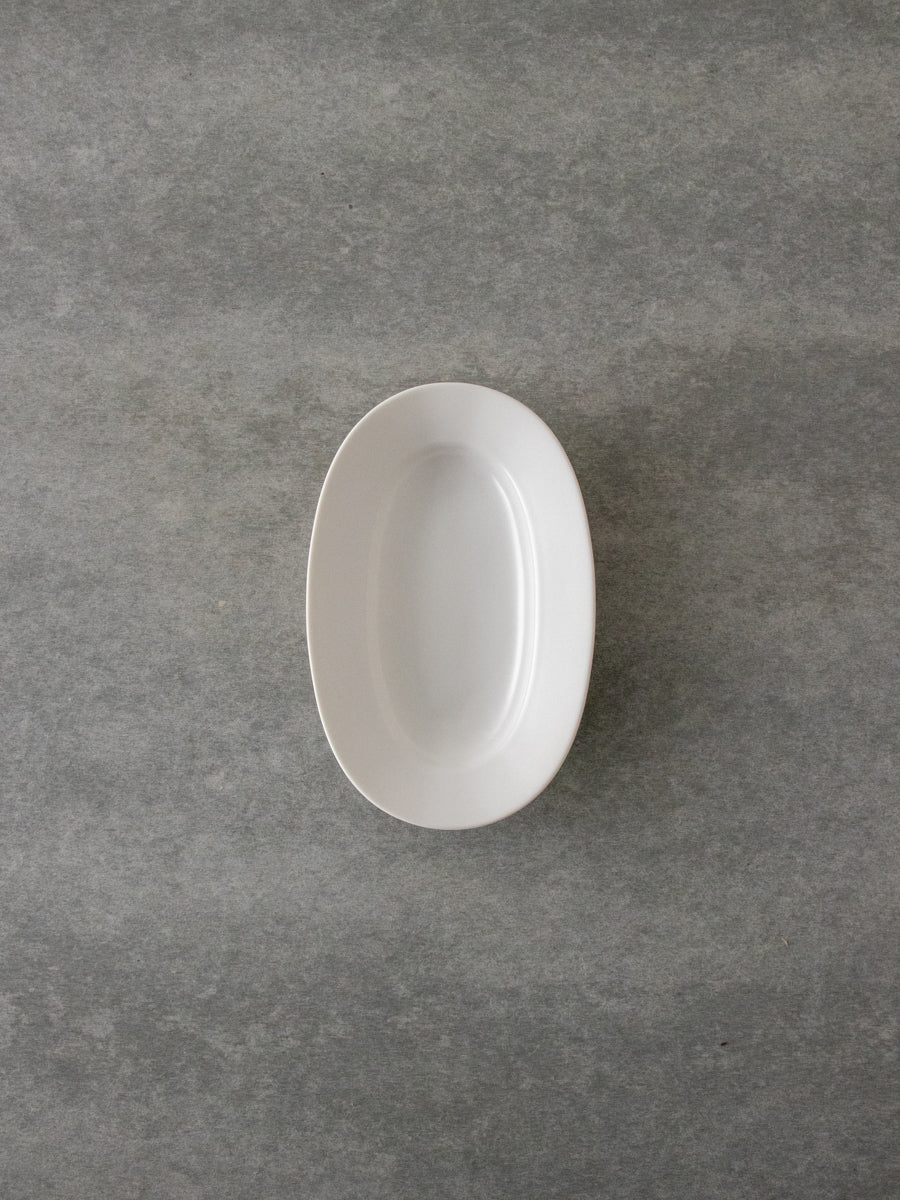 oval plate lily white S
