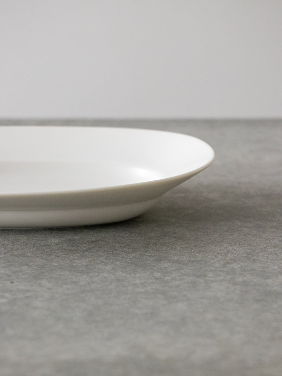 oval plate lily white M