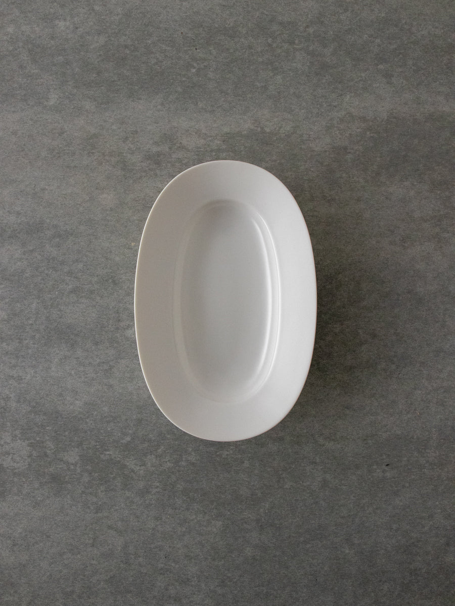 oval plate lily white M