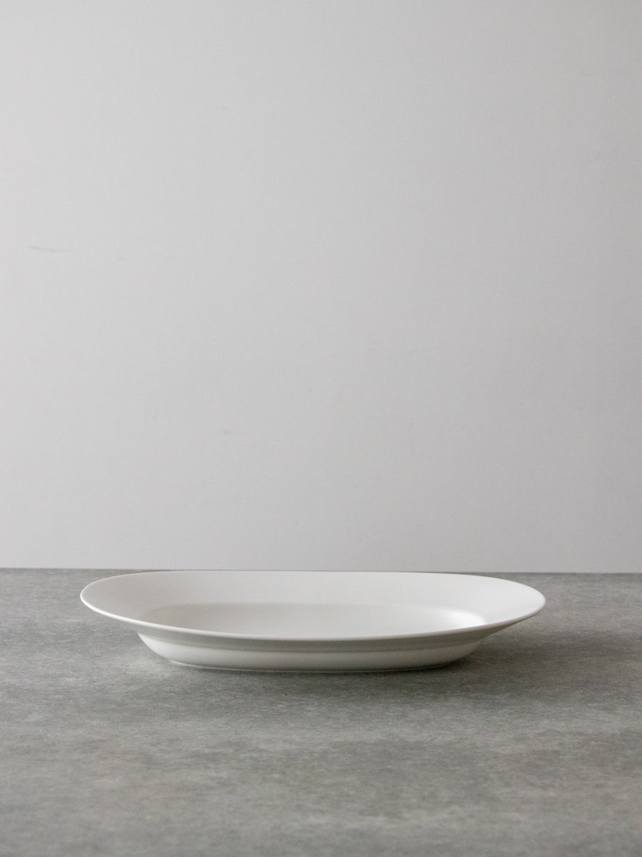 oval plate lily white L