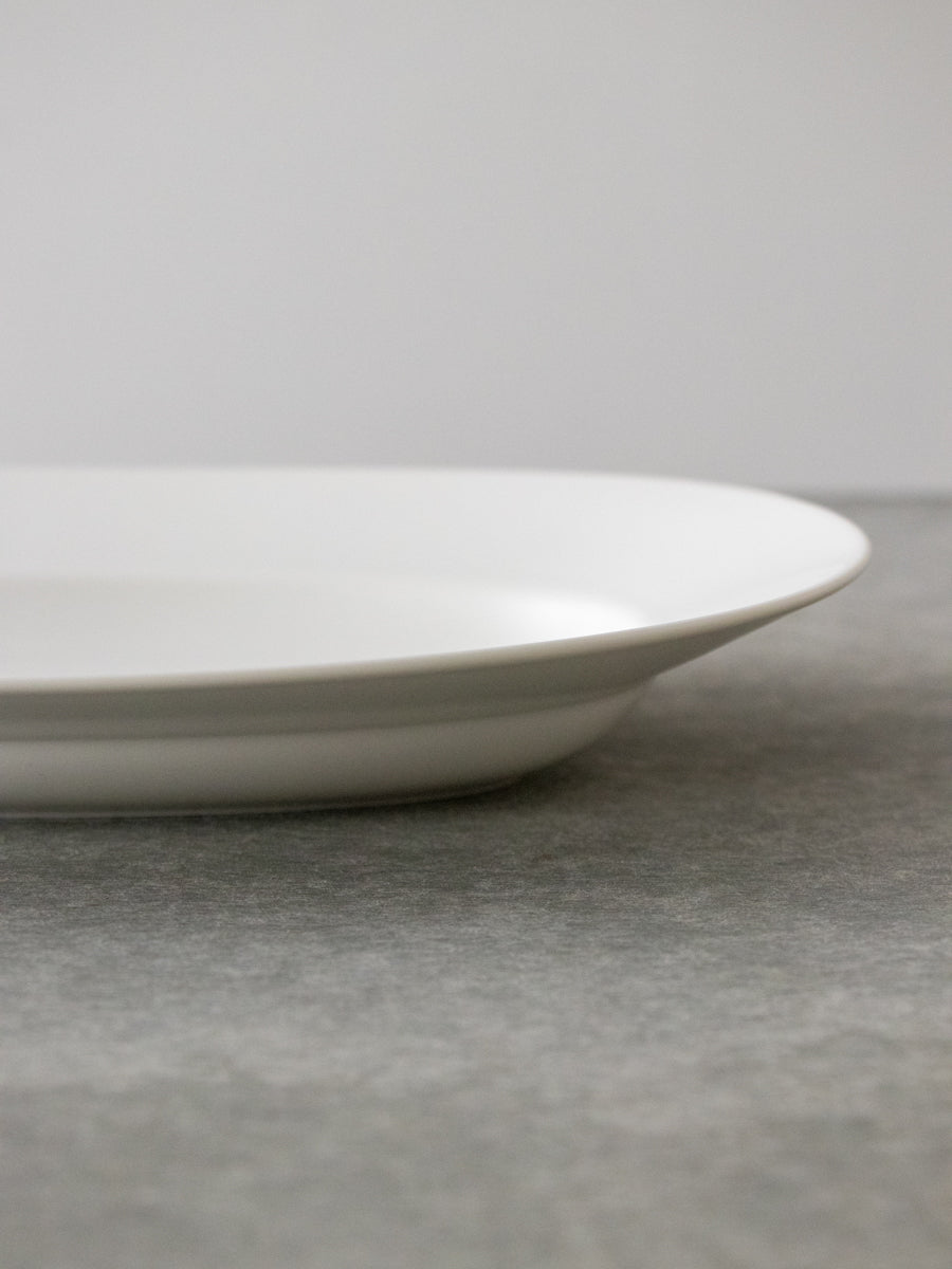oval plate lily white L