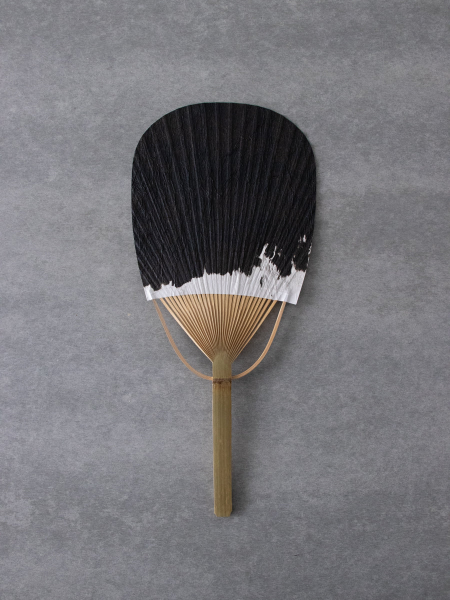 うるしのうちわ 黒