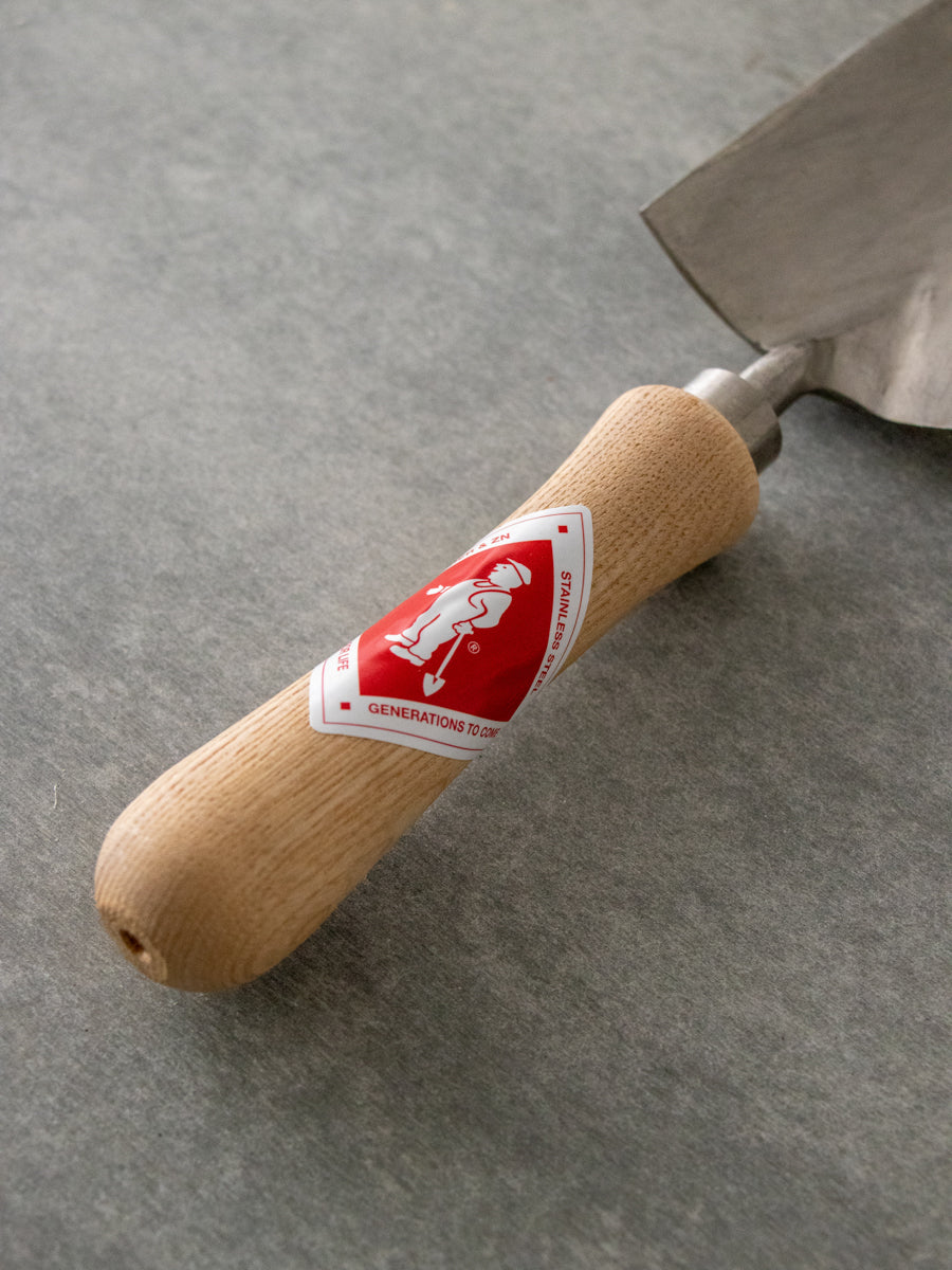 Transplanting Trowel Half Round ash