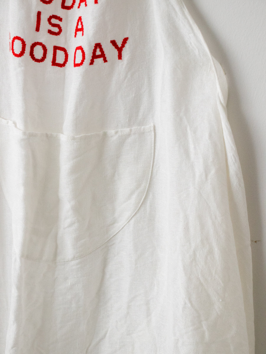 APRON A: TODAY IS A GOOD DAY