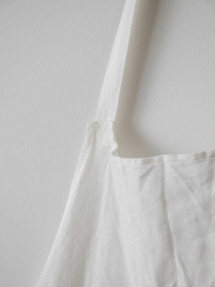 APRON A: HAPPY