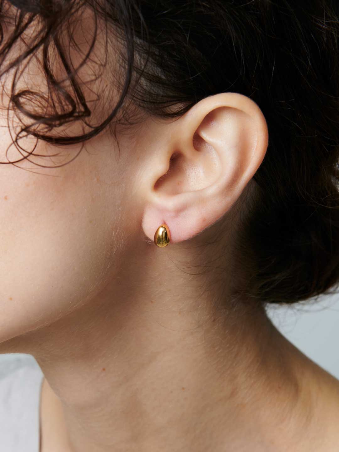 Tiny Egg Studs GOLD