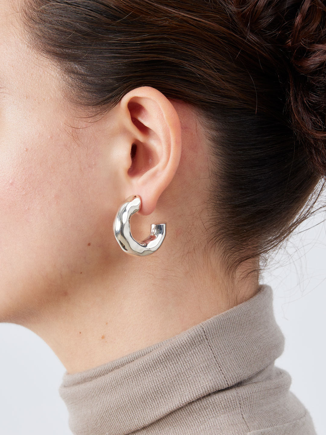 LARGE GIACOMETTI HOOPS