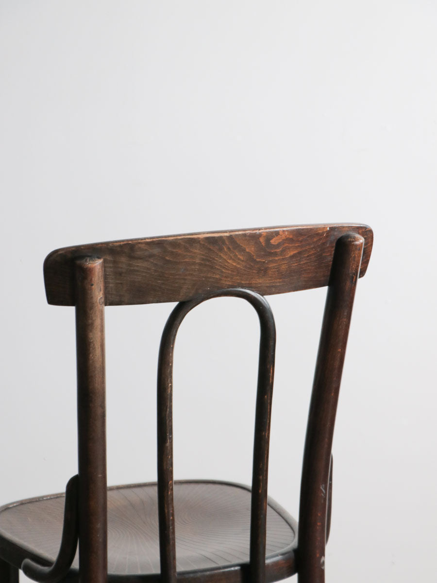 曲木の椅子