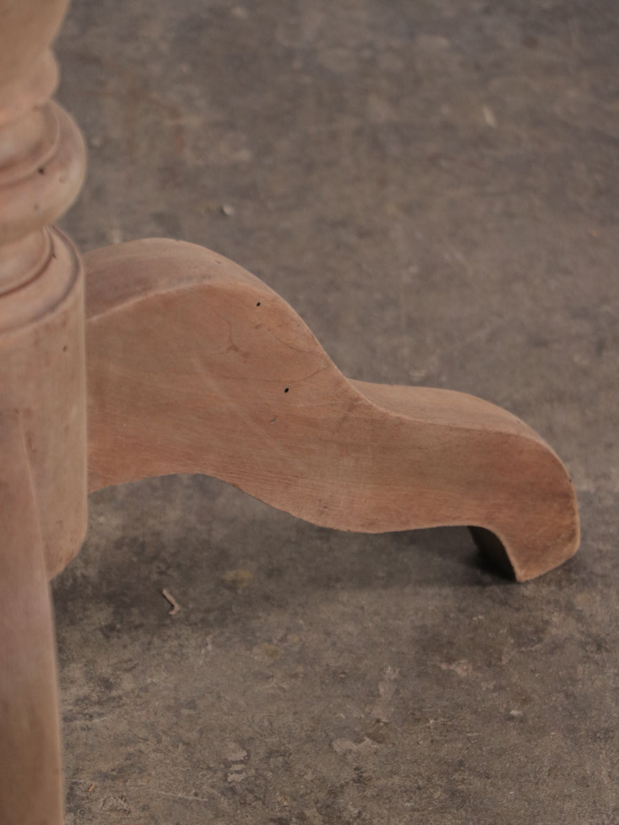 轆轤脚の変形テーブル