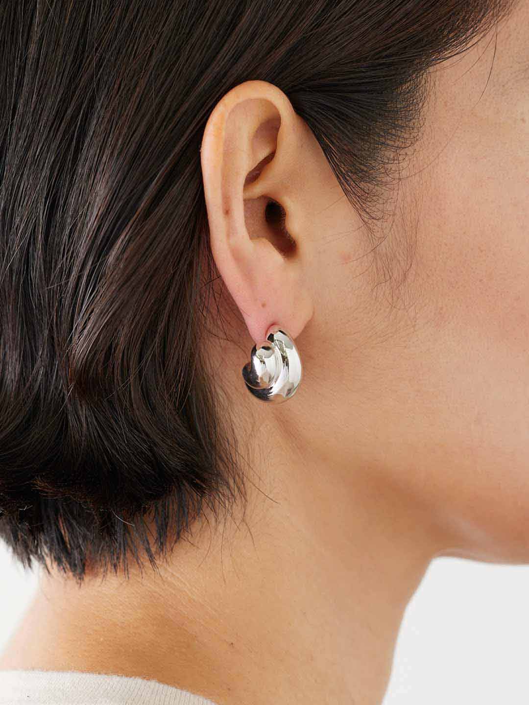 Tryvann Trail Earring Silver RIGHT