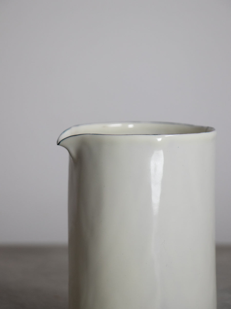 ピッチャー　白