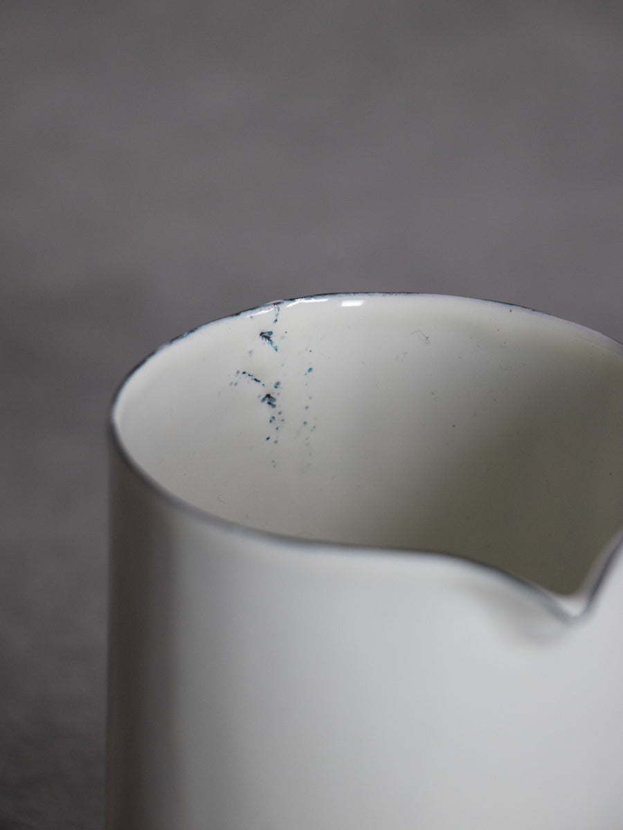 ピッチャー　白