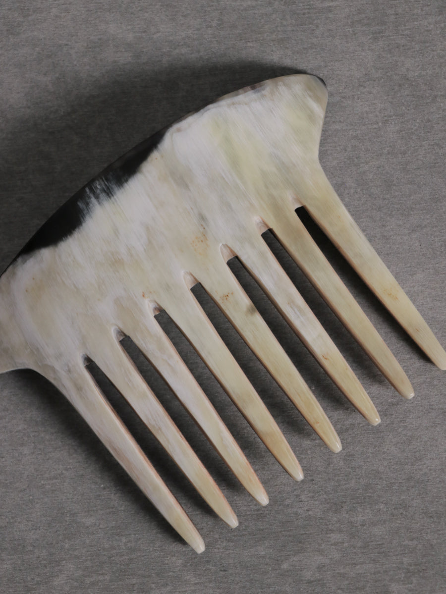 Horn Decorative Comb / 12x8 cm