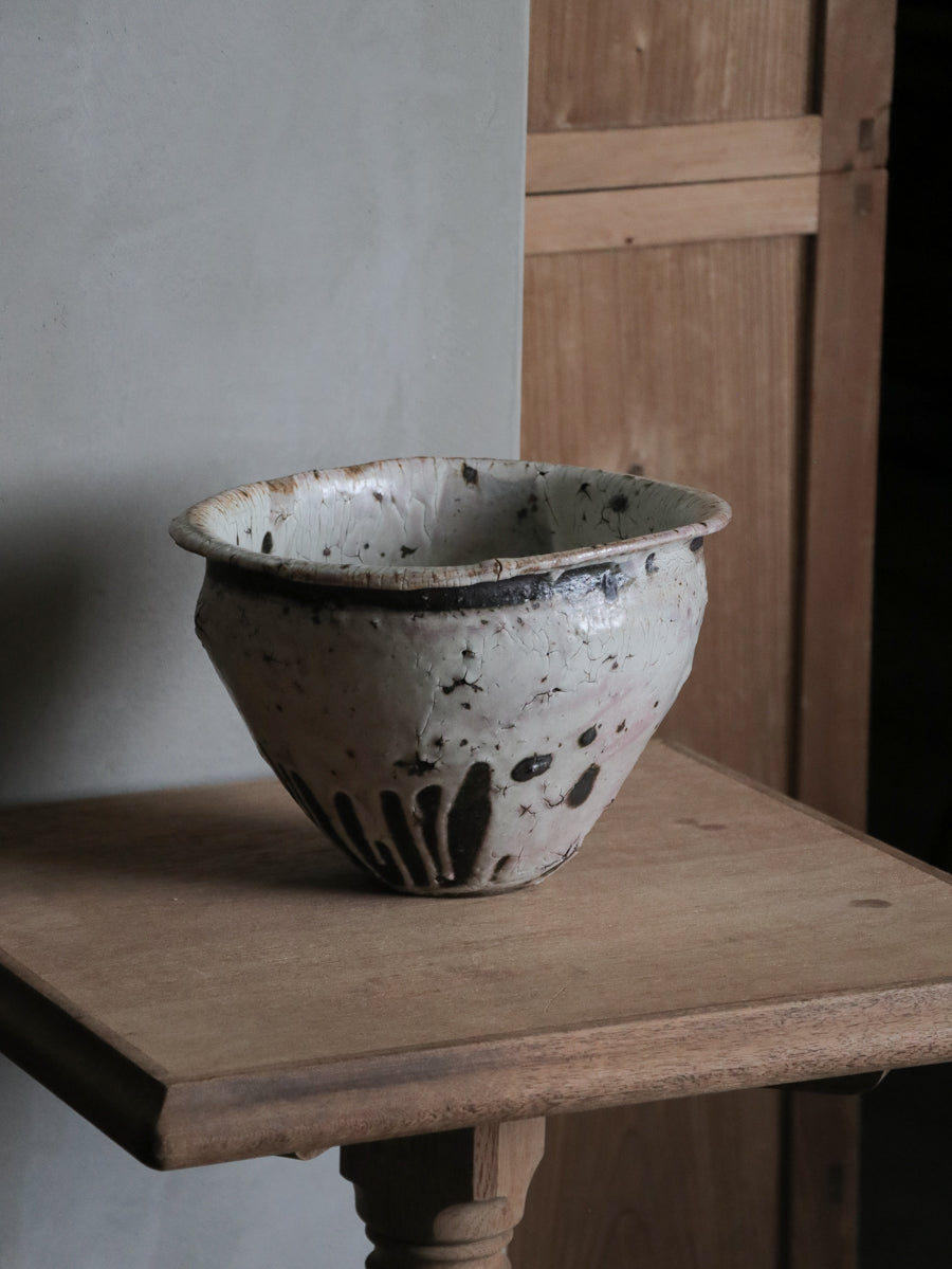 荒粉引の大鉢