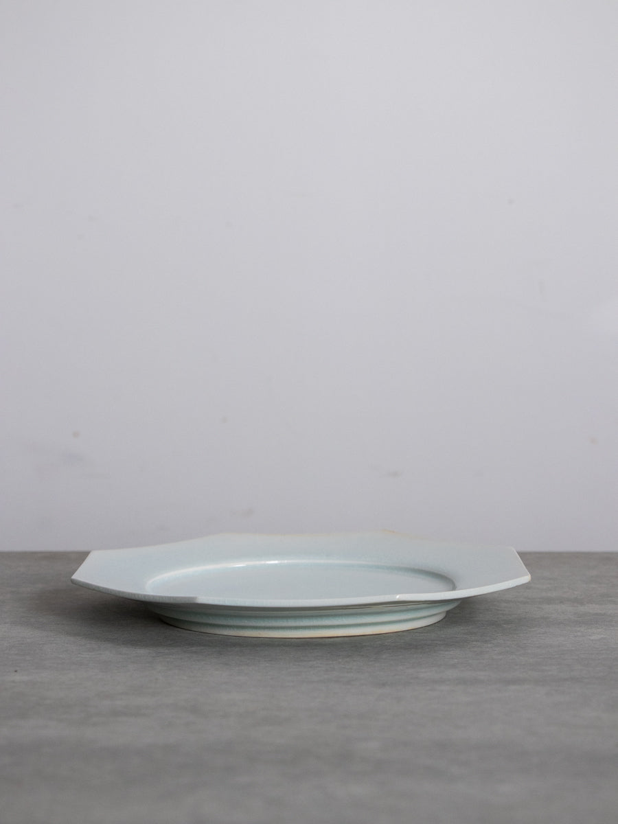 白磁八角皿（結晶）