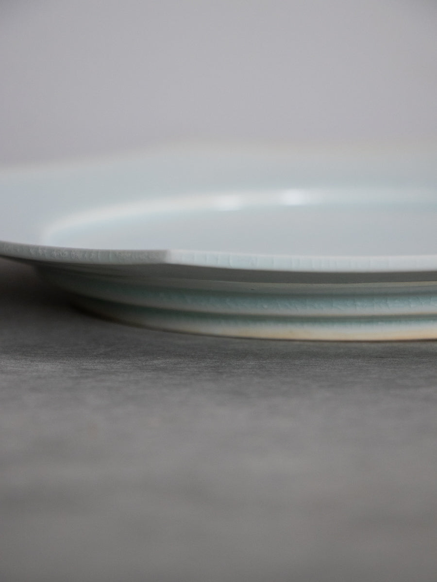 白磁八角皿（結晶）