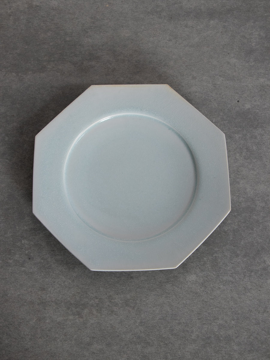 白磁八角皿（結晶）