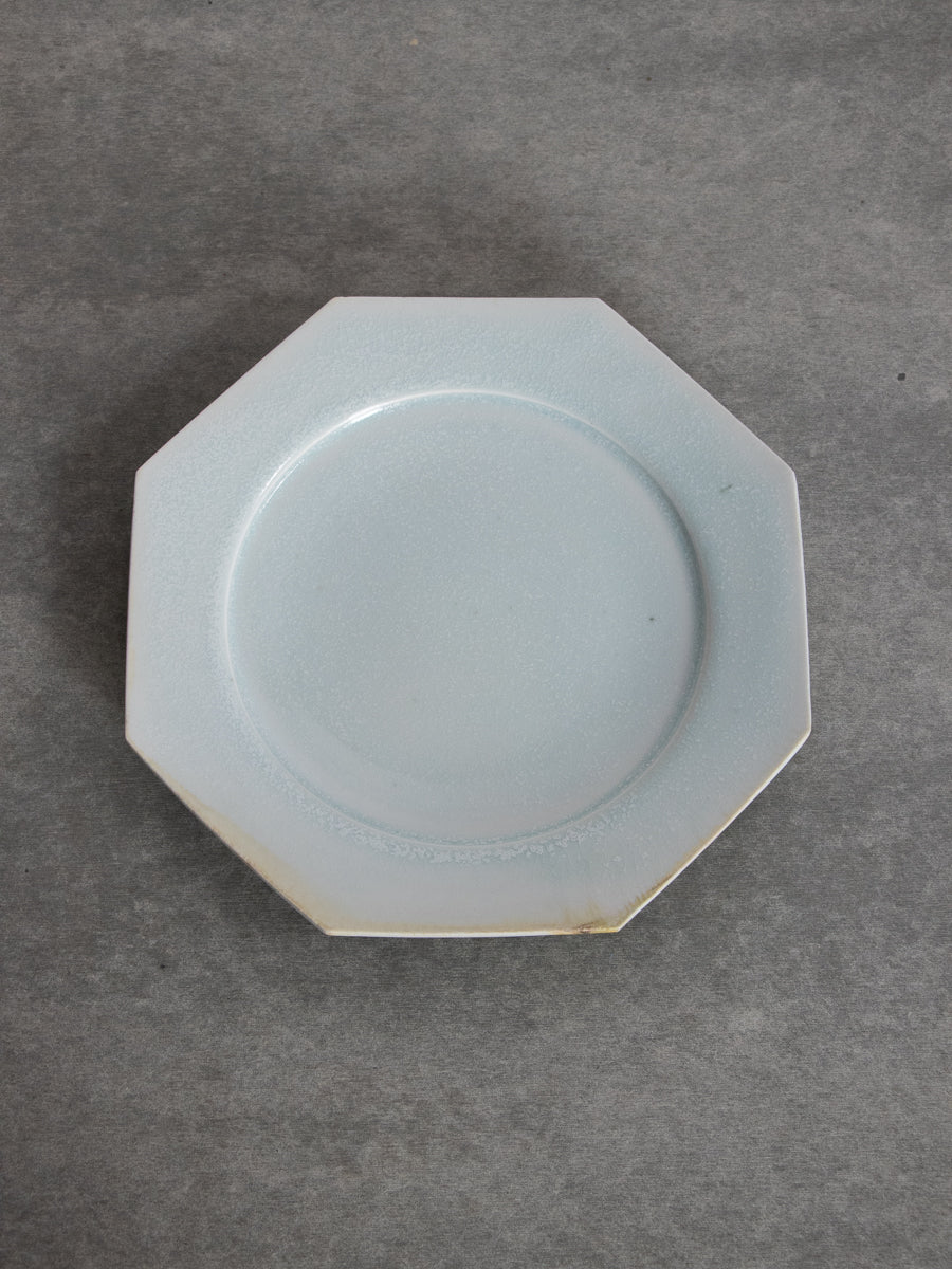 白磁八角皿（結晶）