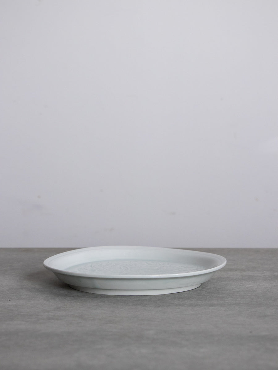 白磁牡丹文平皿