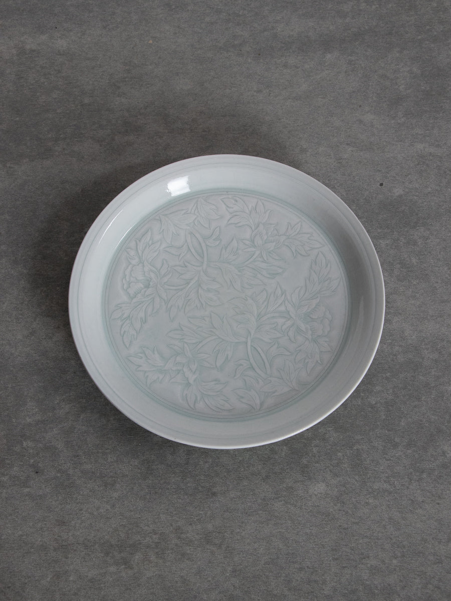 白磁牡丹文平皿