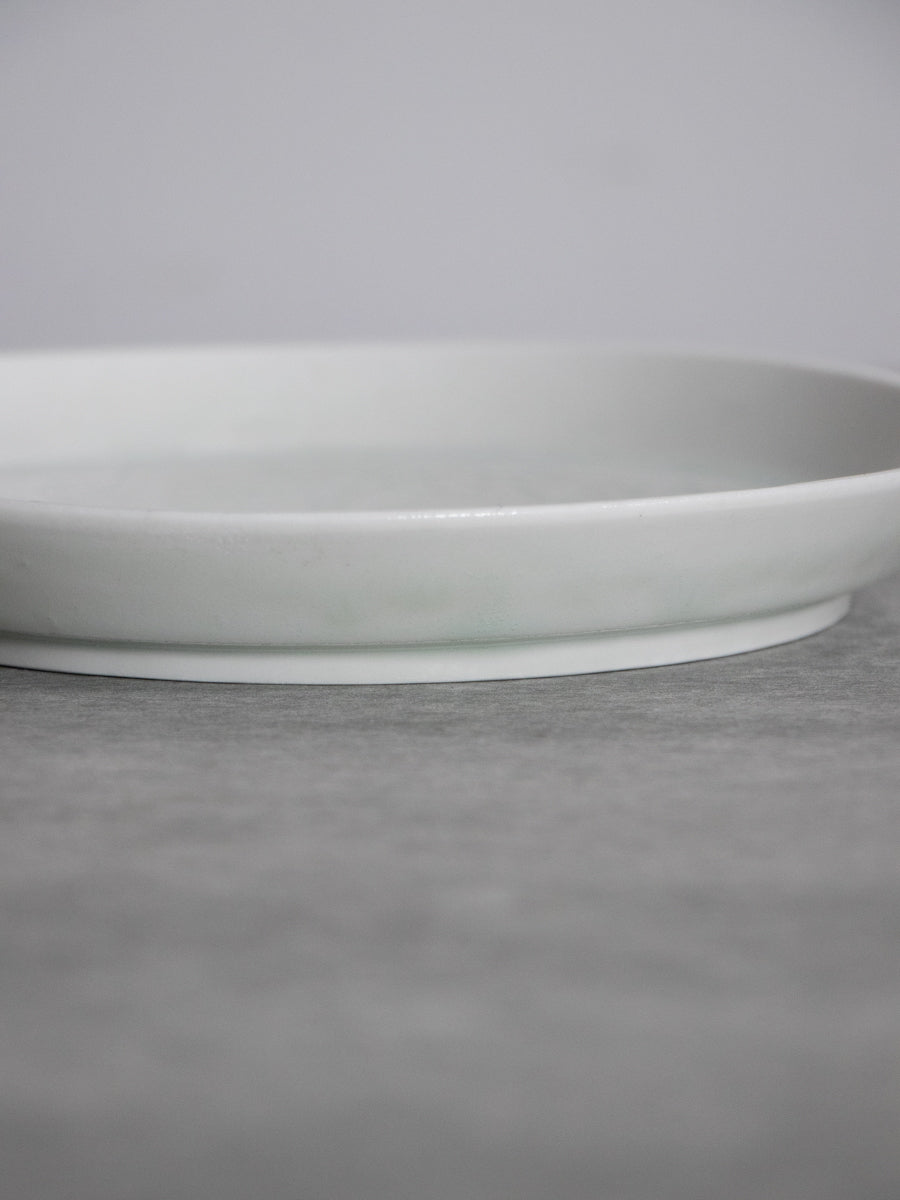 白磁牡丹文平皿（リムなし）