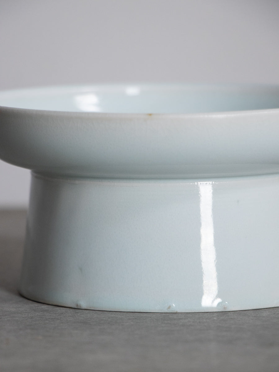 白磁台皿（乳濁）