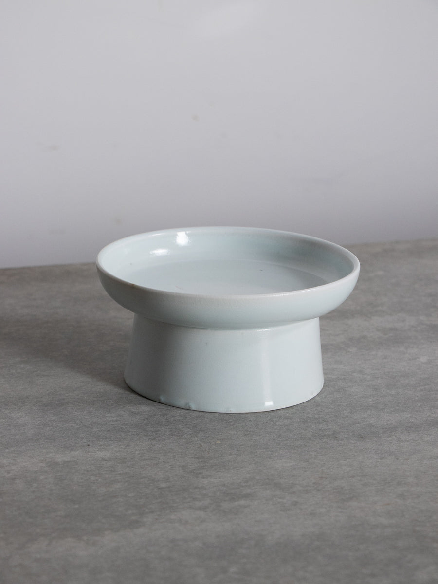 白磁台皿（乳濁）