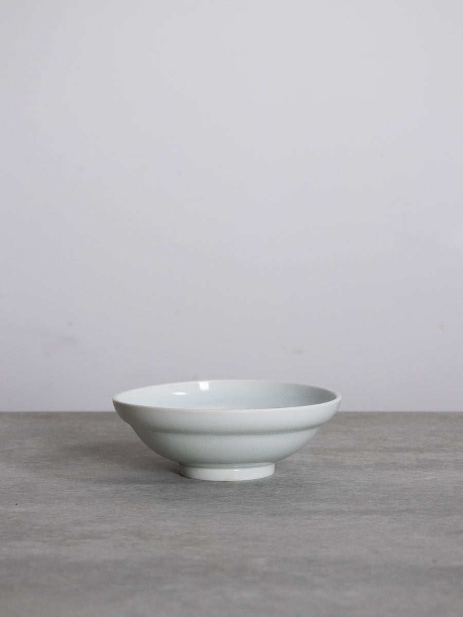 白磁縁丸小鉢（青）