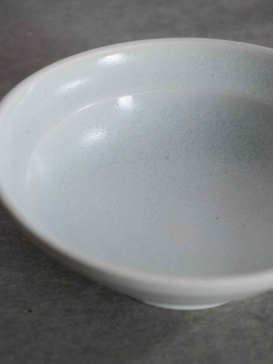 白磁縁丸小鉢（青）